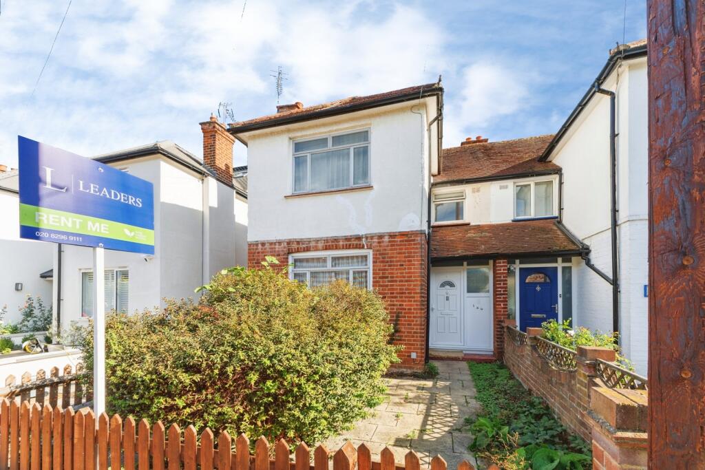 3 bed Semi Detached for rent in Surbiton. From Leaders - Surbiton