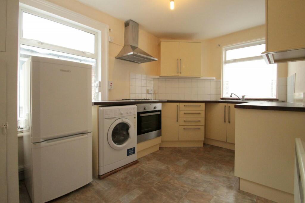 3 bed Flat for rent in Carshalton. From Leaders - Sutton