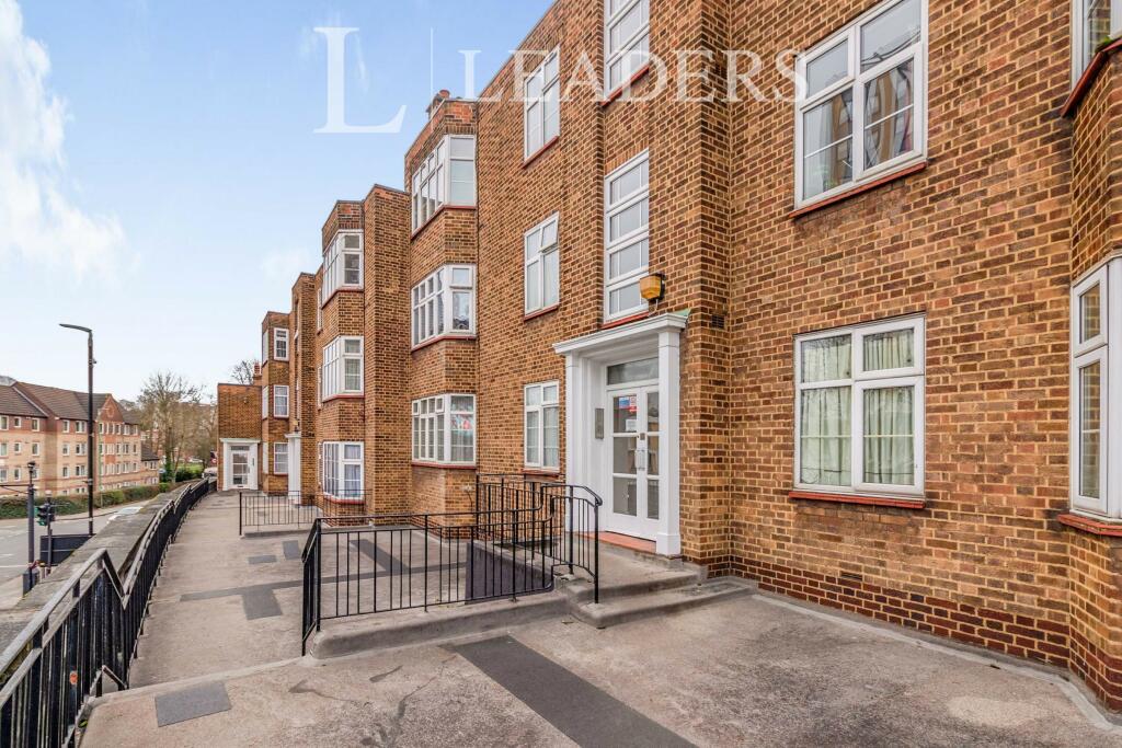 2 bed Flat for rent in Carshalton. From Leaders (Sutton)