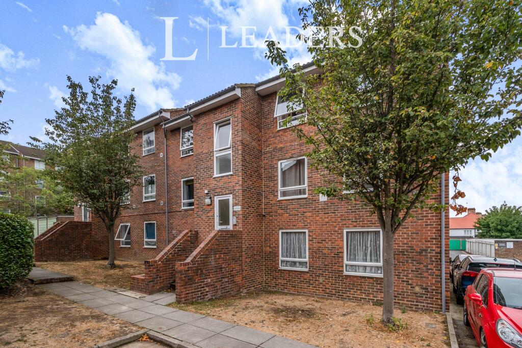 1 bed 1st Floor Flat for rent in Carshalton. From Leaders Sales - Sutton