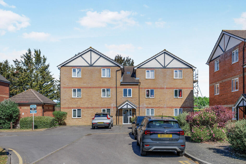 2 bed 1st Floor Flat for rent in Wallington. From Leaders Sales - Sutton