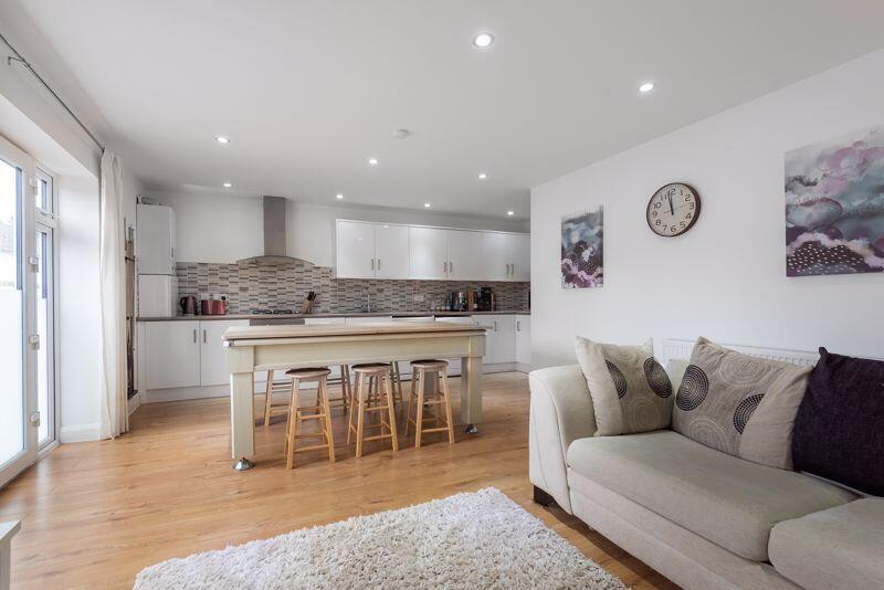 1 bed 1st Floor Flat for rent in Carshalton. From Leaders Sales - Sutton 1 bed 1st Floor Flat for rent in Carshalton. From Leaders Sales - Sutton