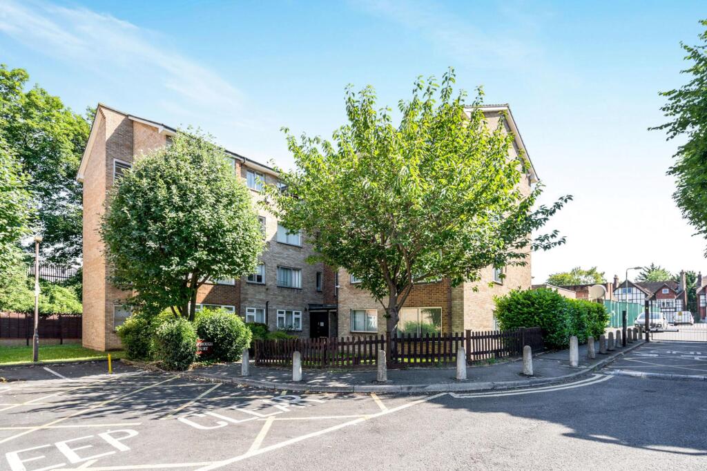 2 bed 1st Floor Flat for rent in Carshalton. From Leaders Sales - Sutton