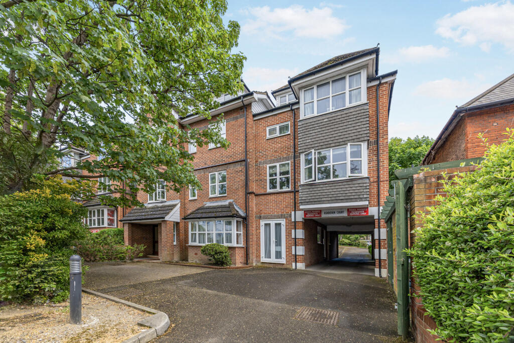4 bed 1st Floor Flat for rent in Carshalton. From Leaders Sales - Sutton 4 bed 1st Floor Flat for rent in Carshalton. From Leaders Sales - Sutton