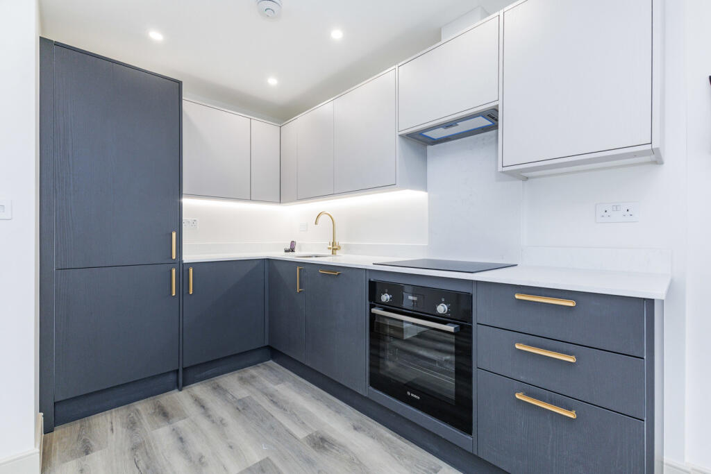 2 bed 1st Floor Flat for rent in Carshalton. From Leaders Sales - Sutton 2 bed 1st Floor Flat for rent in Carshalton. From Leaders Sales - Sutton