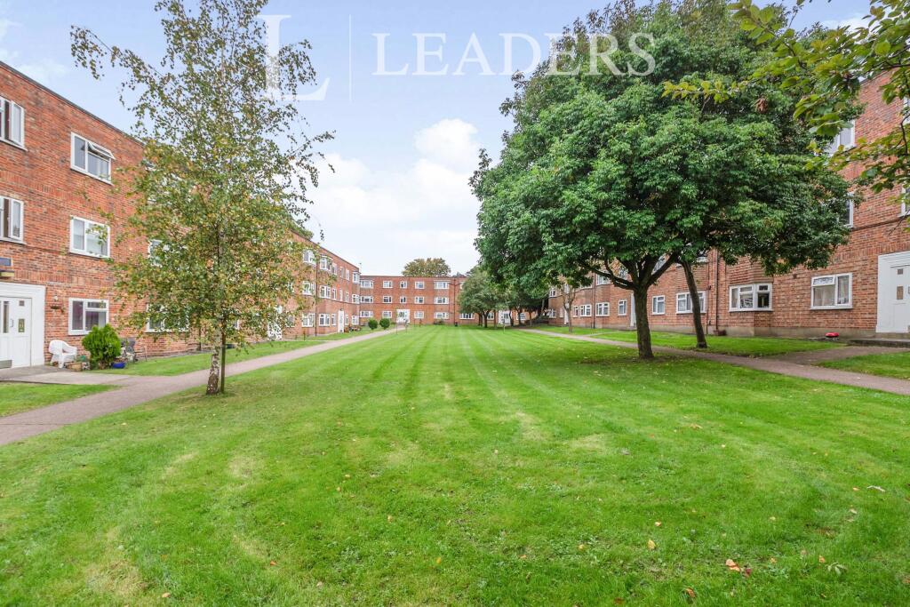 3 bed 1st Floor Flat for rent in Carshalton. From Leaders Sales - Sutton