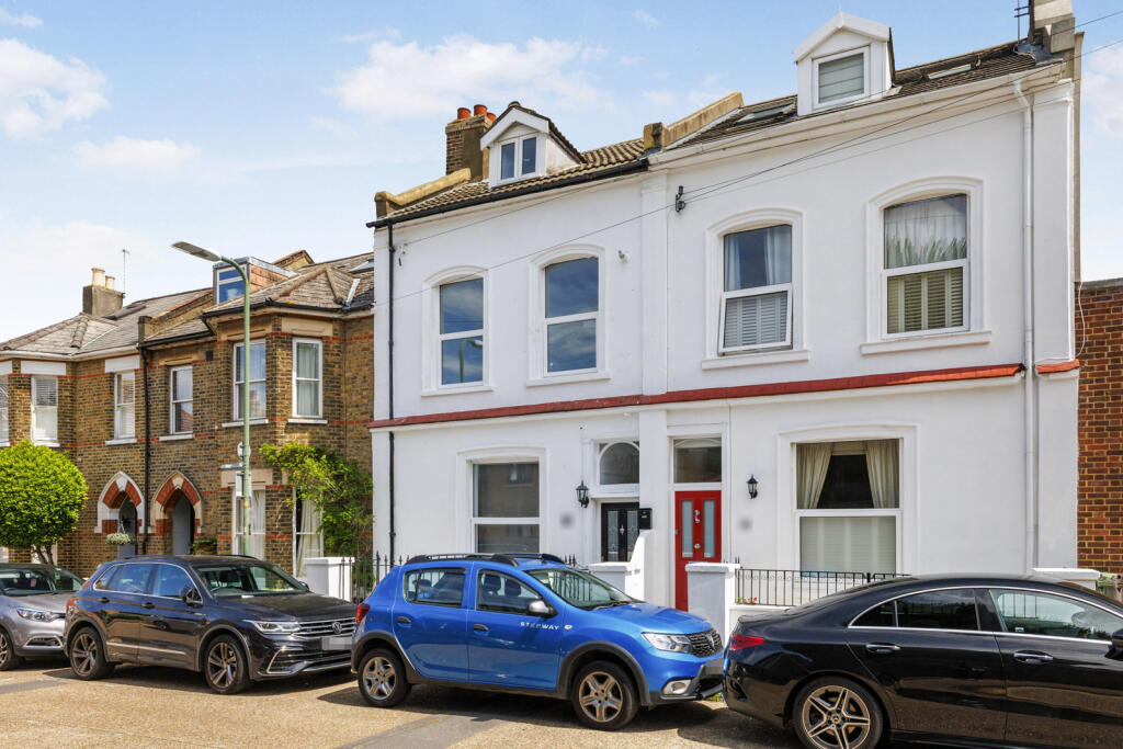 4 bed House Share for rent in Wallington. From Leaders Sales - Sutton