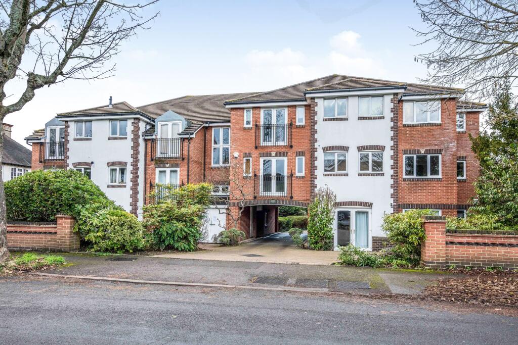 2 bed 1st Floor Flat for rent in Carshalton. From Leaders Sales - Sutton