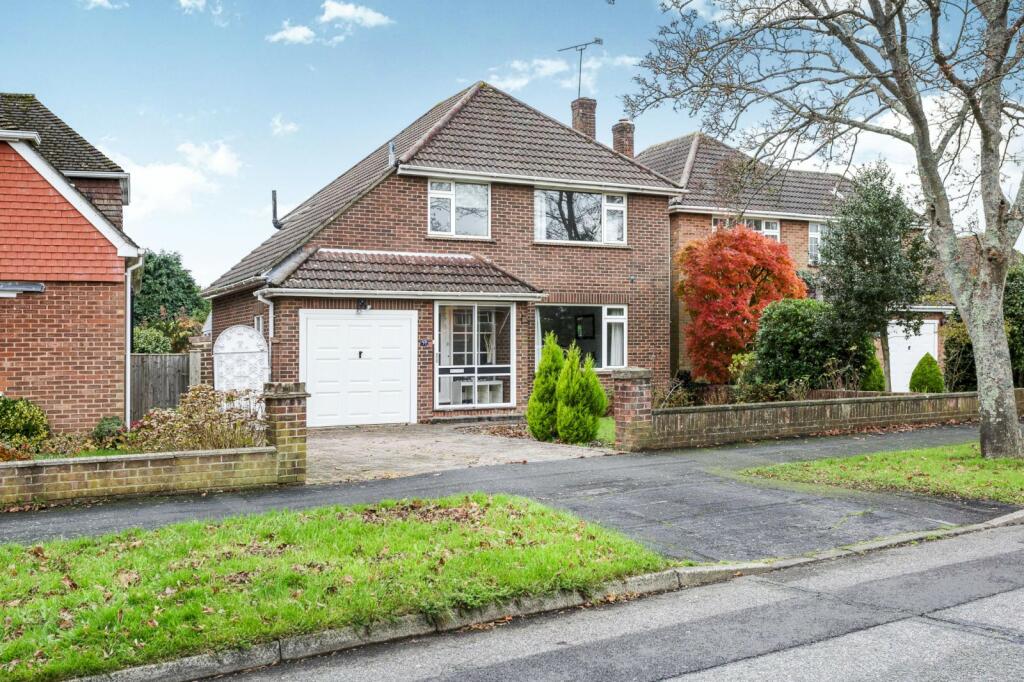 3 bed Detached House for rent in Furzeley Corner. From Leaders - Waterlooville