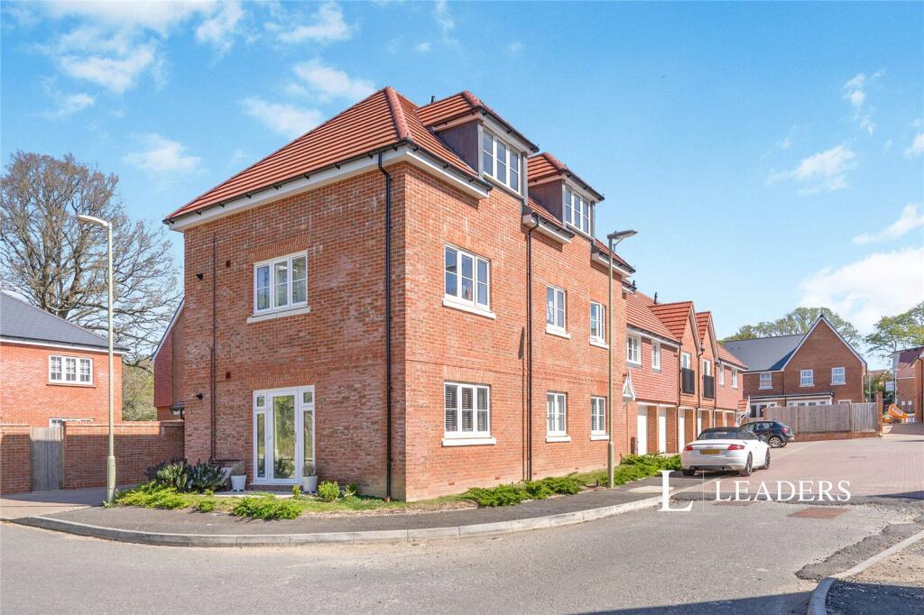 2 bed 1st Floor Flat for rent in Horndean. From Leaders Sales - Waterlooville