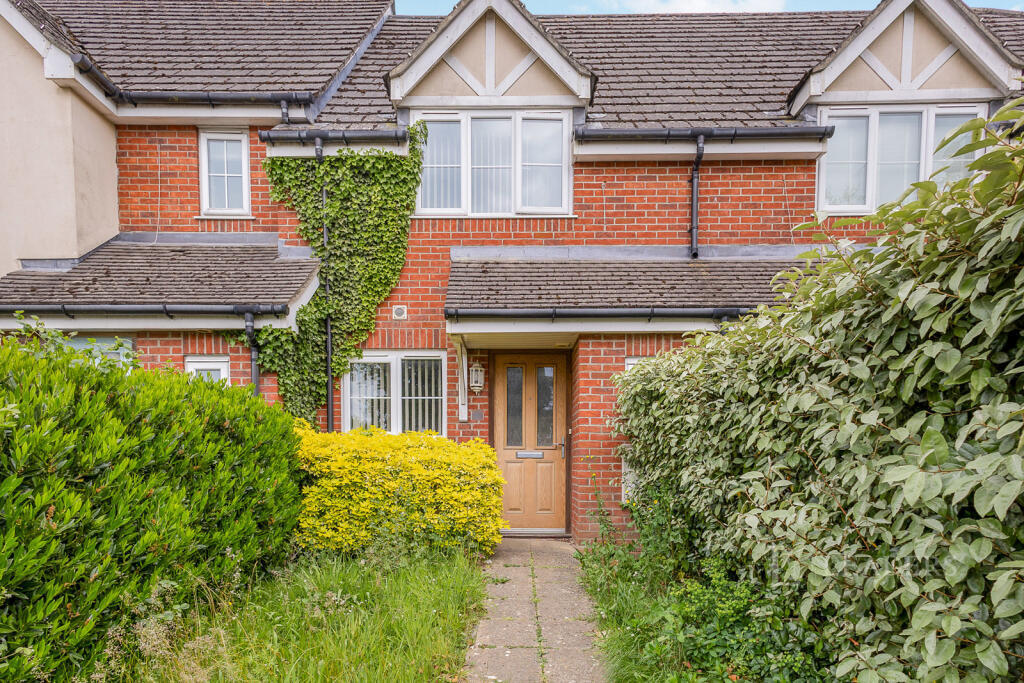 2 bed Mid Terraced House for rent in Horndean. From Leaders Sales - Waterlooville 2 bed Mid Terraced House for rent in Horndean. From Leaders Sales - Waterlooville