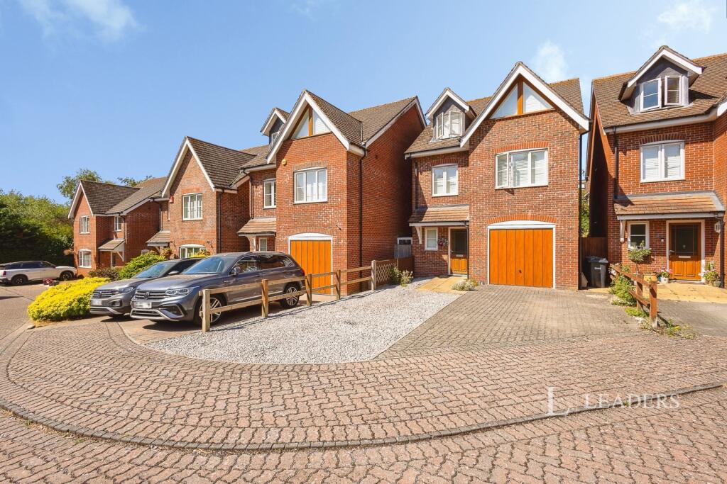 4 bed Detached for rent in Furzeley Corner. From Leaders Sales - Waterlooville 4 bed Detached for rent in Furzeley Corner. From Leaders Sales - Waterlooville