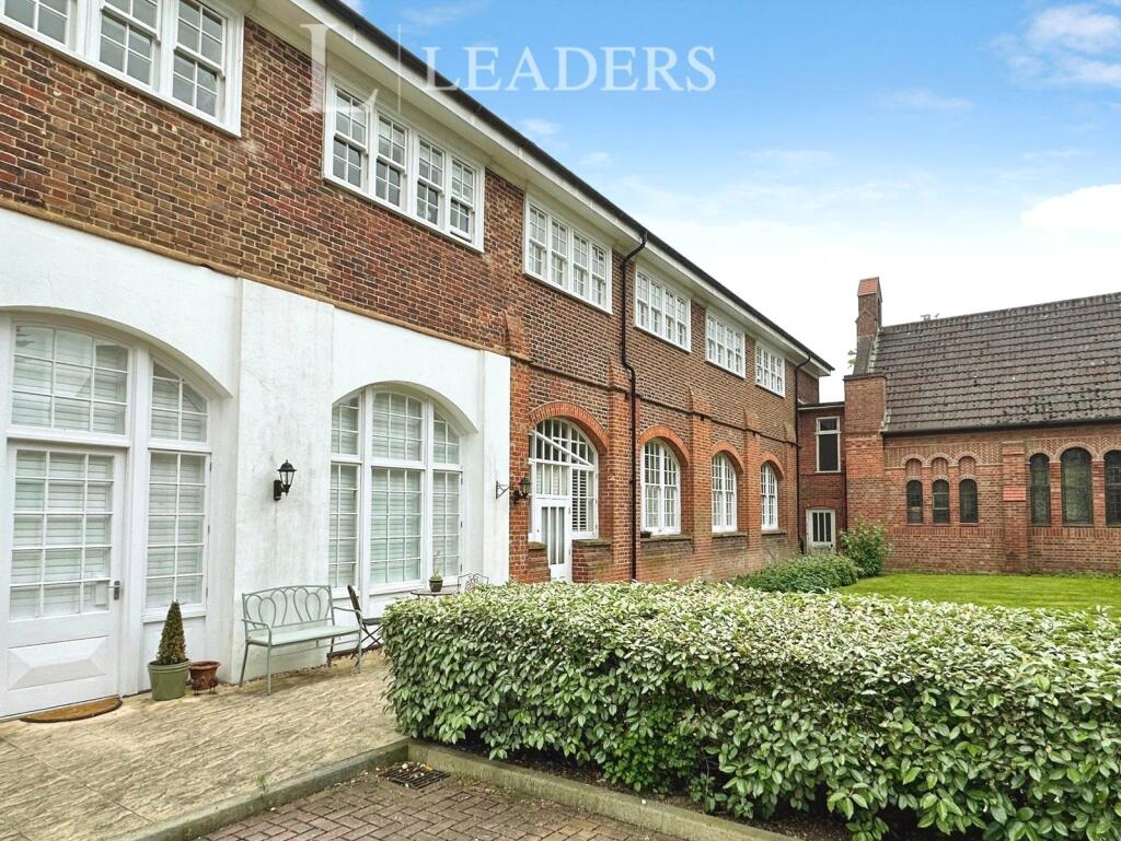 2 bed 1st Floor Flat for rent in Denmead. From Leaders Sales - Waterlooville 2 bed 1st Floor Flat for rent in Denmead. From Leaders Sales - Waterlooville