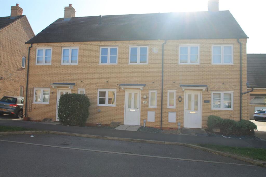 2 bed Mid Terraced House for rent in Bedford. From Hollands Smith - Bedford