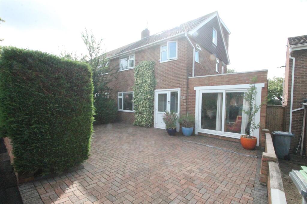 4 bed Semi Detached for rent in Salph End. From Hollands Smith - Bedford