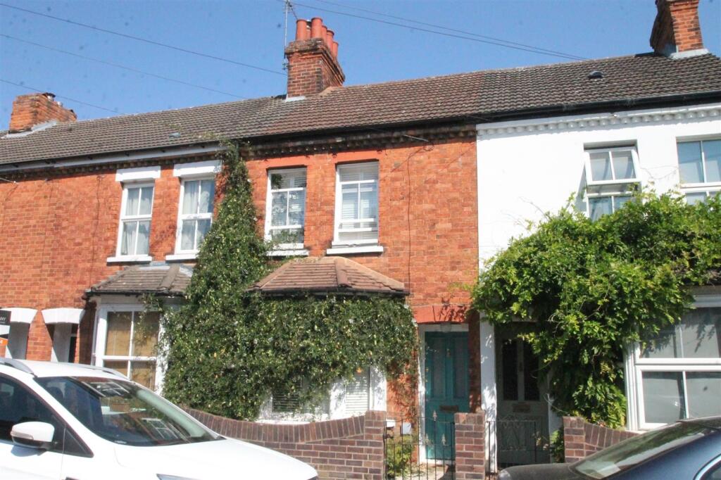 3 bed Mid Terraced House for rent in Bedford. From Hollands Smith - Bedford