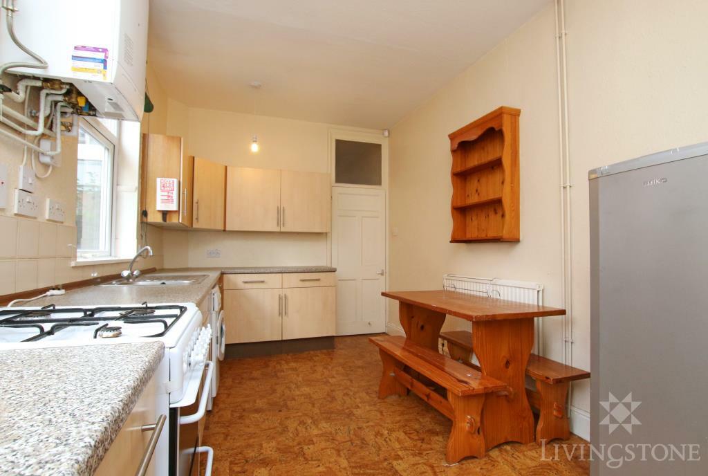 4 bed Mid Terraced House for rent in Stoughton. From Livingstone Property Ltd - Leicester
