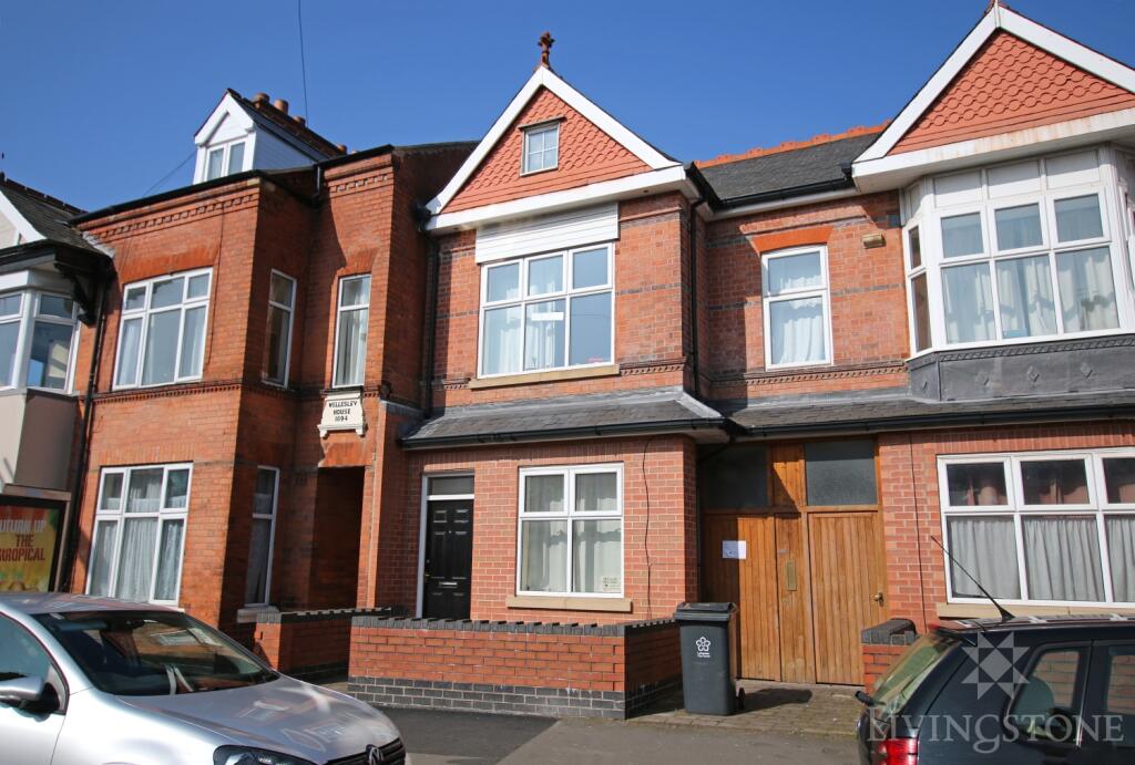 4 bed Mid Terraced House for rent in Stoughton. From Livingstone Property Ltd - Leicester