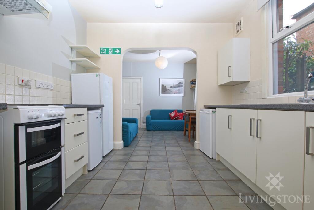 4 bed Mid Terraced House for rent in Stoughton. From Livingstone Property Ltd - Leicester