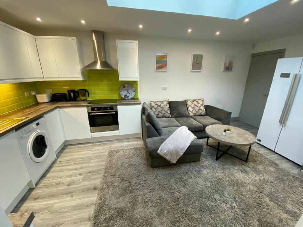 6 bed Detached House for rent in Birmingham. From Purple Frog Property Ltd - Birmingham