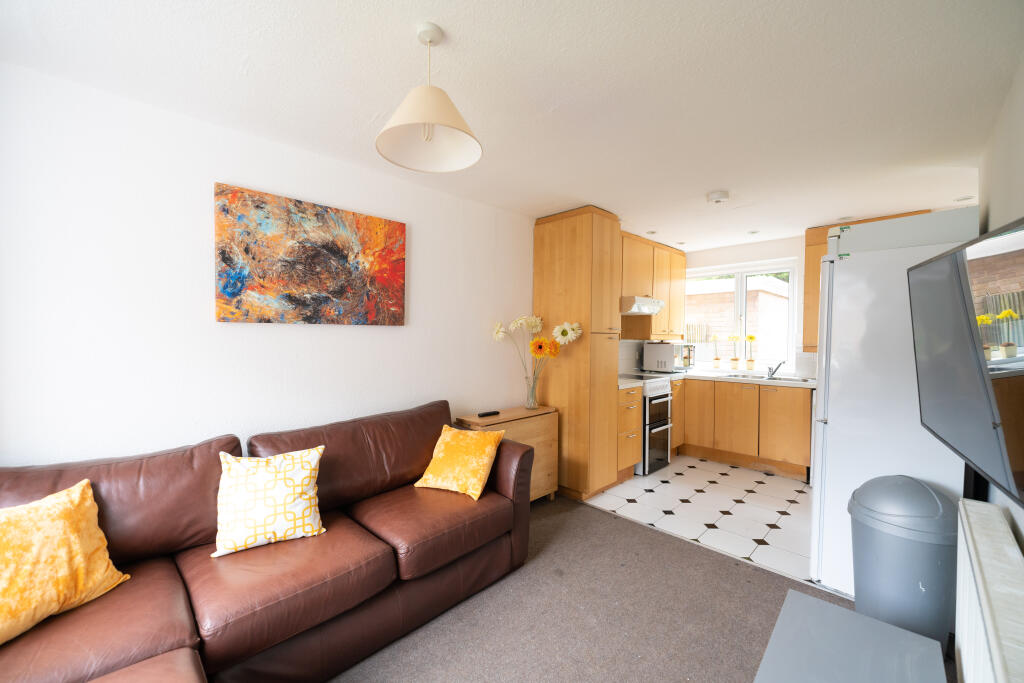 5 bed Detached for rent in Smethwick. From Purple Frog Property Ltd - Birmingham