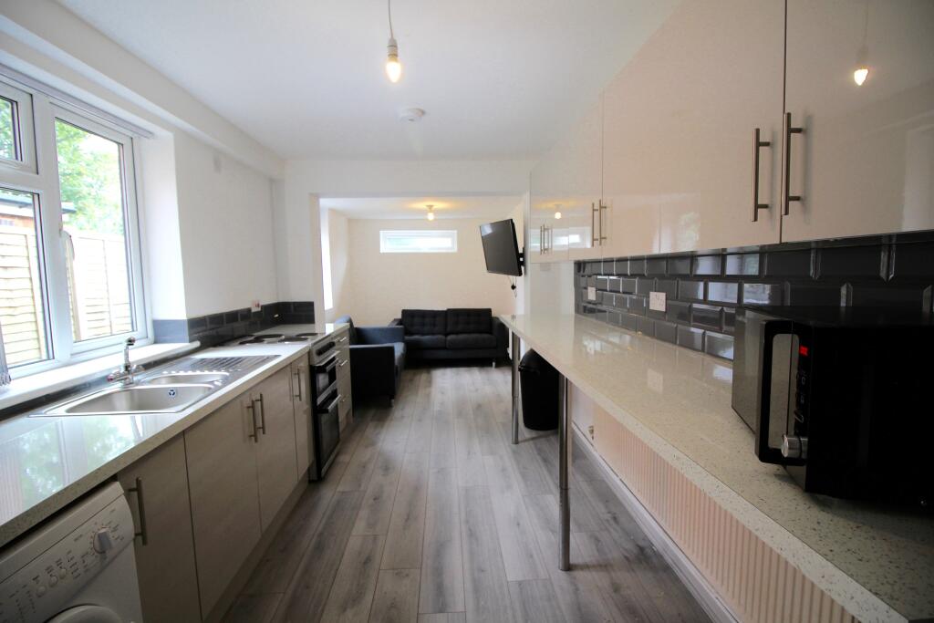 6 bed Detached for rent in Birmingham. From Purple Frog Property Ltd - Birmingham 6 bed Detached for rent in Birmingham. From Purple Frog Property Ltd - Birmingham