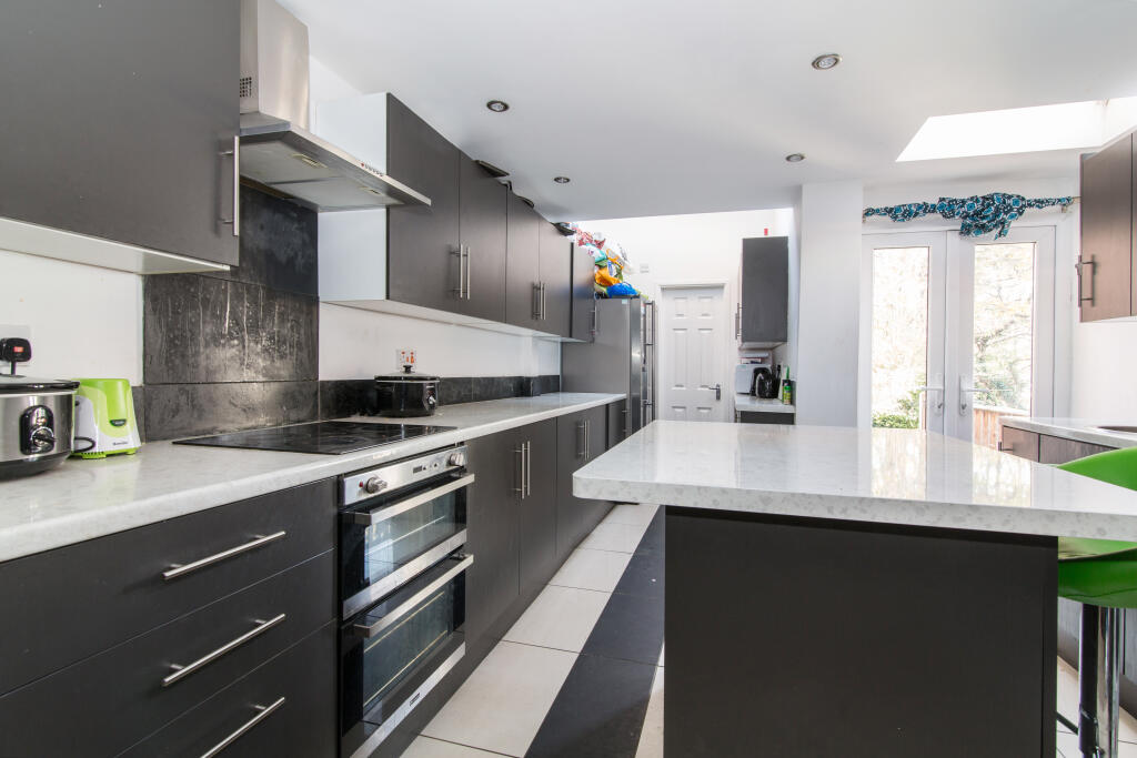 6 bed Detached for rent in Birmingham. From Purple Frog Property Ltd - Birmingham