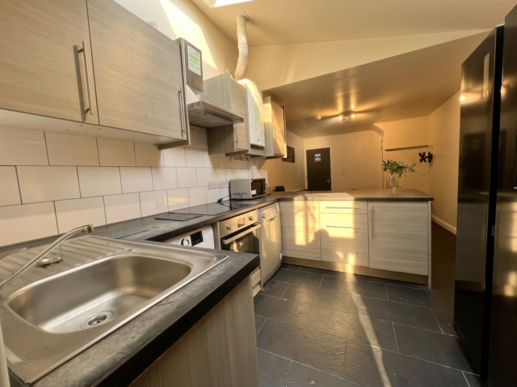 5 bed Detached for rent in Birmingham. From Purple Frog Property Ltd - Birmingham