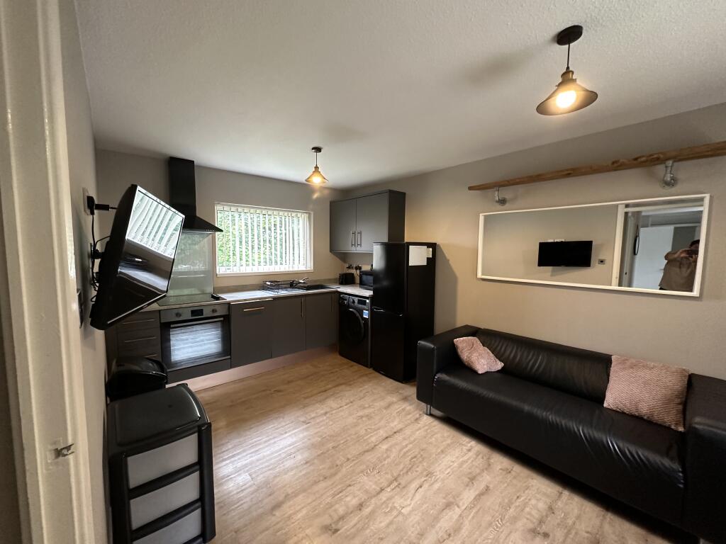 2 bed 1st Floor Flat for rent in Smethwick. From Purple Frog Property Ltd - Birmingham
