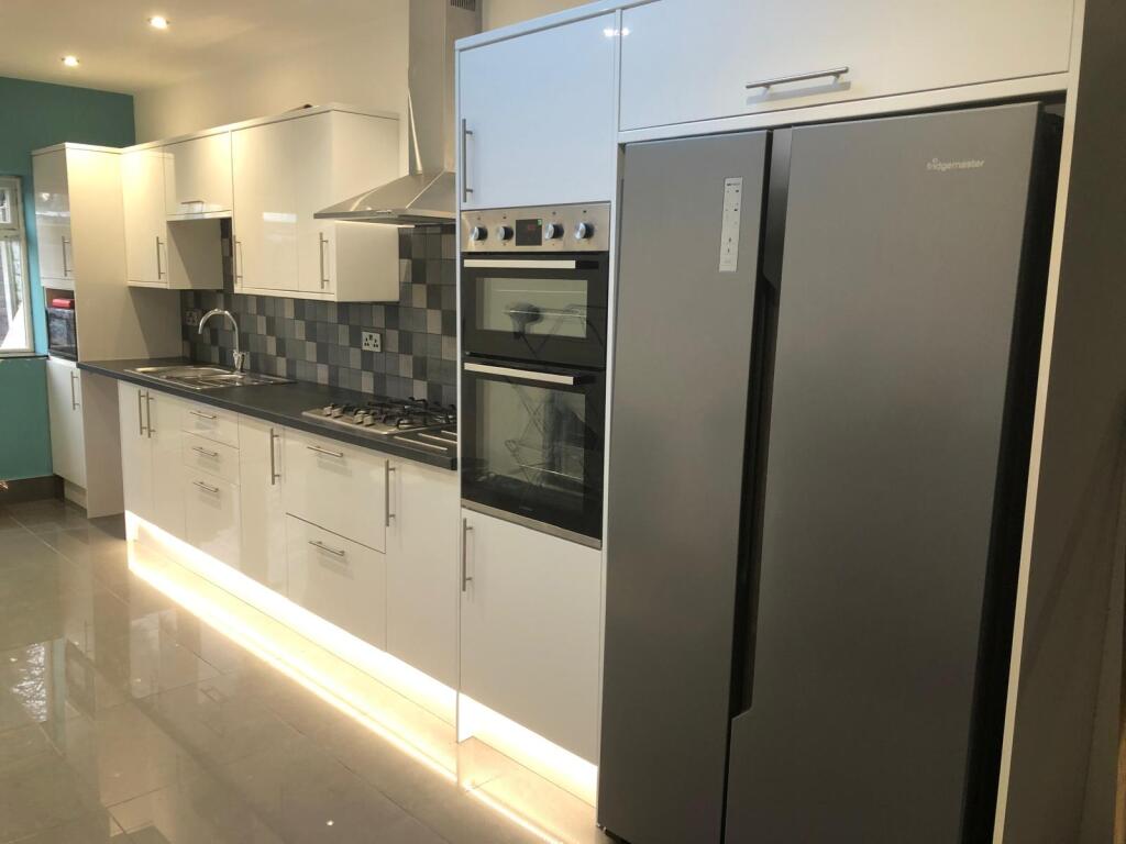 5 bed Detached for rent in Hunnington. From Purple Frog Property Ltd - Birmingham 5 bed Detached for rent in Hunnington. From Purple Frog Property Ltd - Birmingham