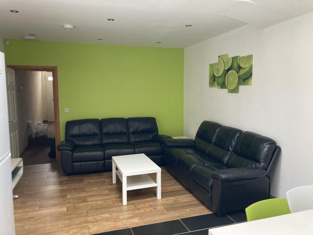 5 bed Detached for rent in Birmingham. From Purple Frog Property Ltd - Birmingham 5 bed Detached for rent in Birmingham. From Purple Frog Property Ltd - Birmingham