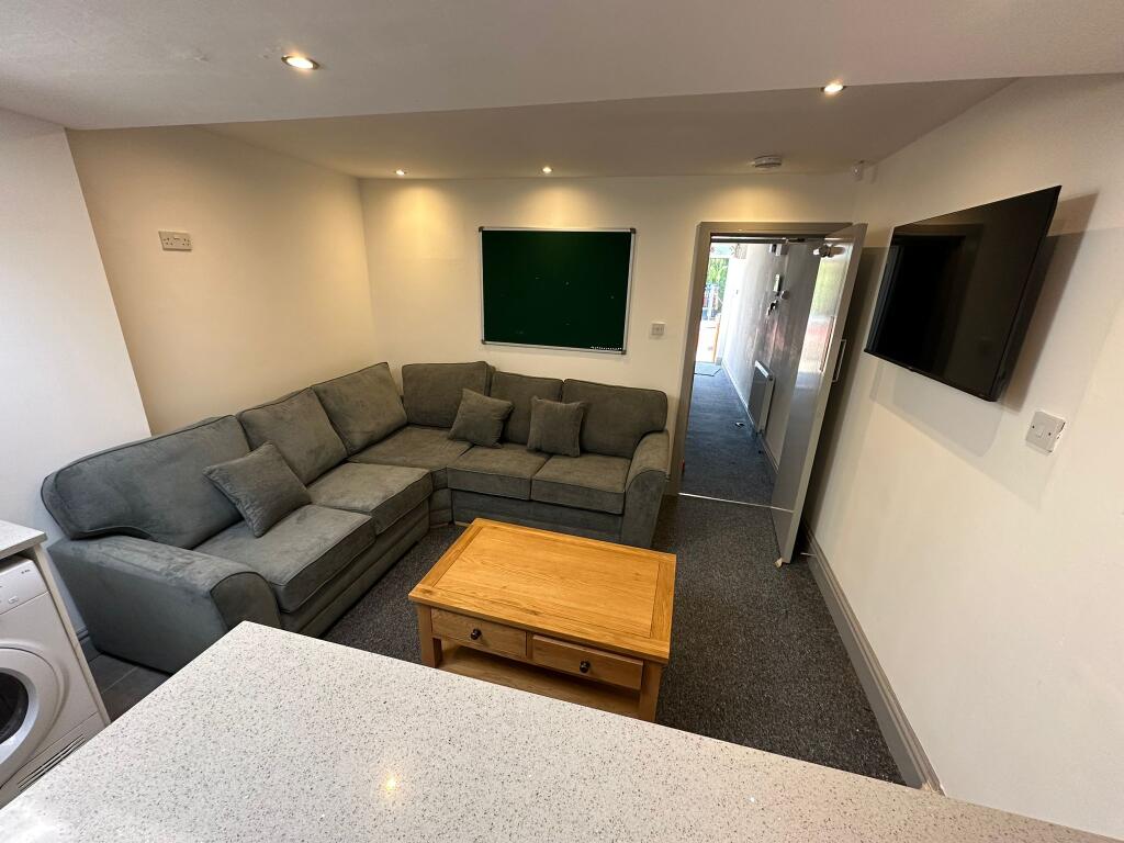6 bed Detached for rent in Birmingham. From Purple Frog Property Ltd - Birmingham 6 bed Detached for rent in Birmingham. From Purple Frog Property Ltd - Birmingham