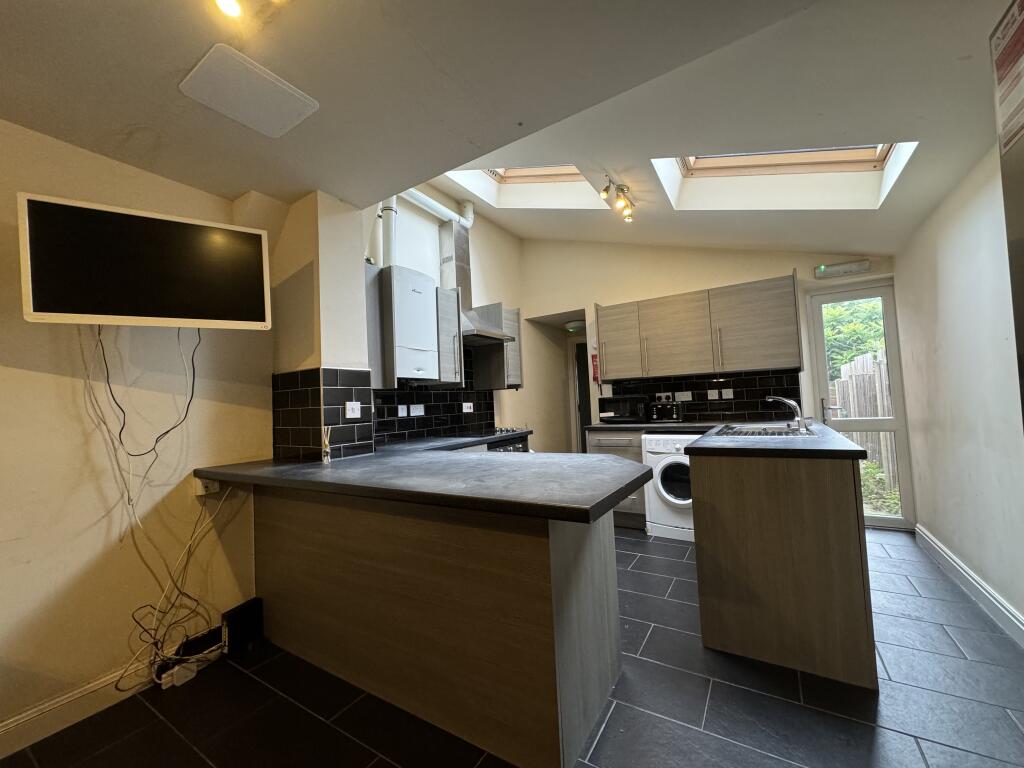 6 bed Detached for rent in Birmingham. From Purple Frog Property Ltd - Birmingham 6 bed Detached for rent in Birmingham. From Purple Frog Property Ltd - Birmingham
