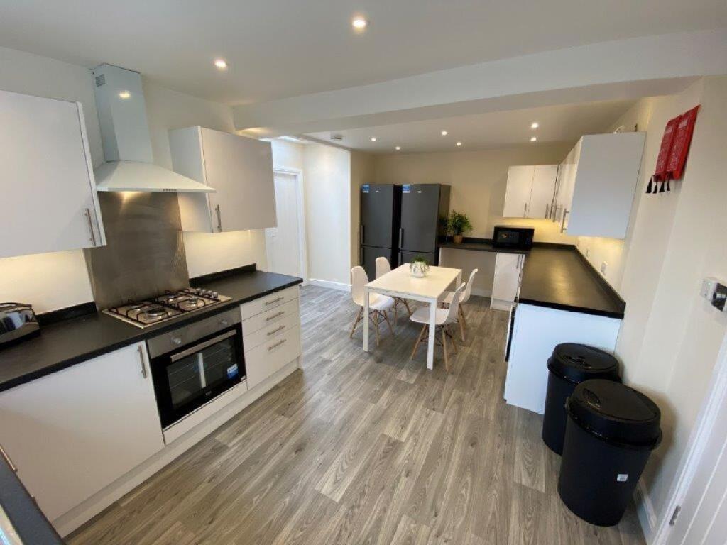 6 bed Detached for rent in Beeston. From PURPLE FROG ASSET MANAGEMENT LIMITED - Nottingham