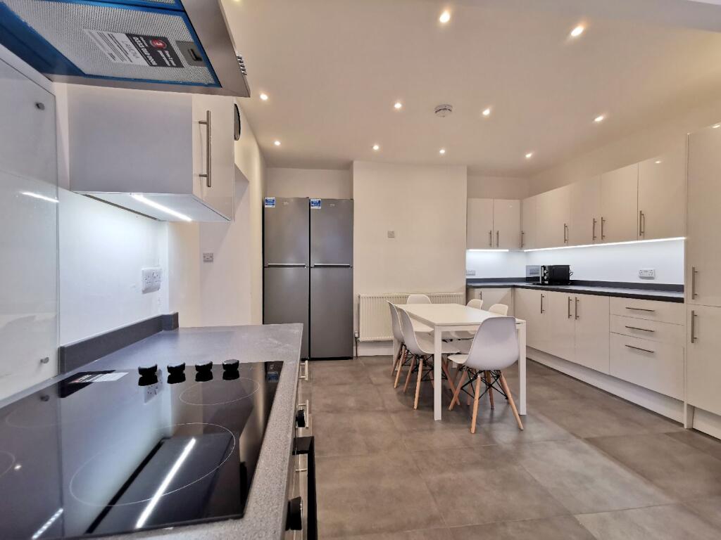 6 bed 1st Floor Flat for rent in Beeston. From PURPLE FROG ASSET MANAGEMENT LIMITED - Nottingham