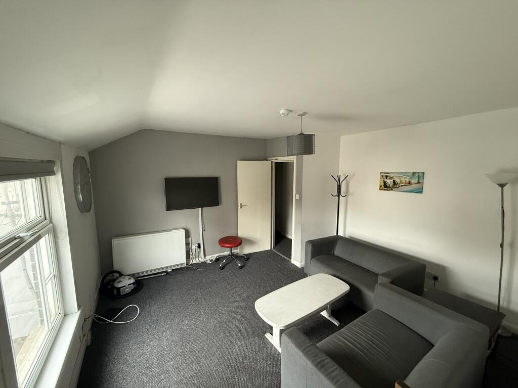 4 bed 1st Floor Flat for rent in Nottingham. From PURPLE FROG ASSET MANAGEMENT LIMITED - Nottingham
