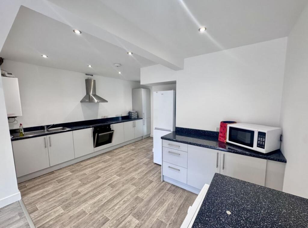 4 bed Detached for rent in Wilford. From PURPLE FROG ASSET MANAGEMENT LIMITED - Nottingham 4 bed Detached for rent in Wilford. From PURPLE FROG ASSET MANAGEMENT LIMITED - Nottingham