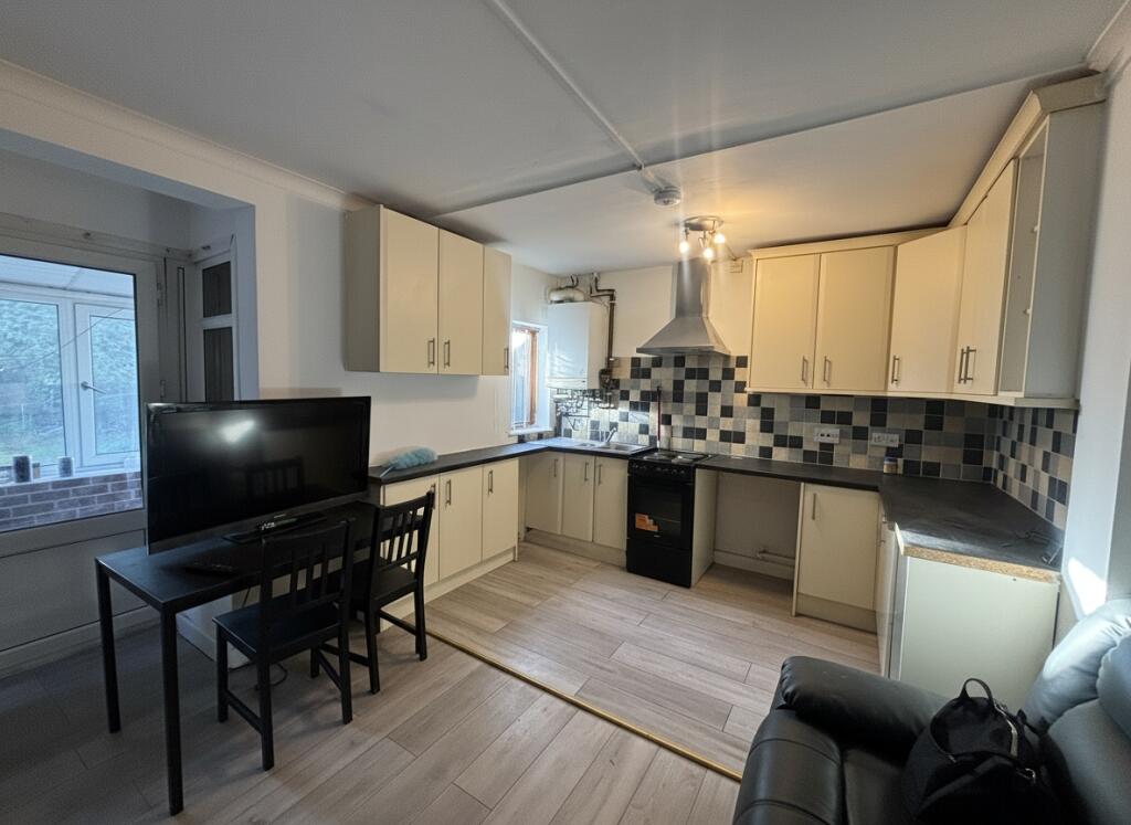 3 bed Detached for rent in Wilford. From PURPLE FROG ASSET MANAGEMENT LIMITED - Nottingham 3 bed Detached for rent in Wilford. From PURPLE FROG ASSET MANAGEMENT LIMITED - Nottingham