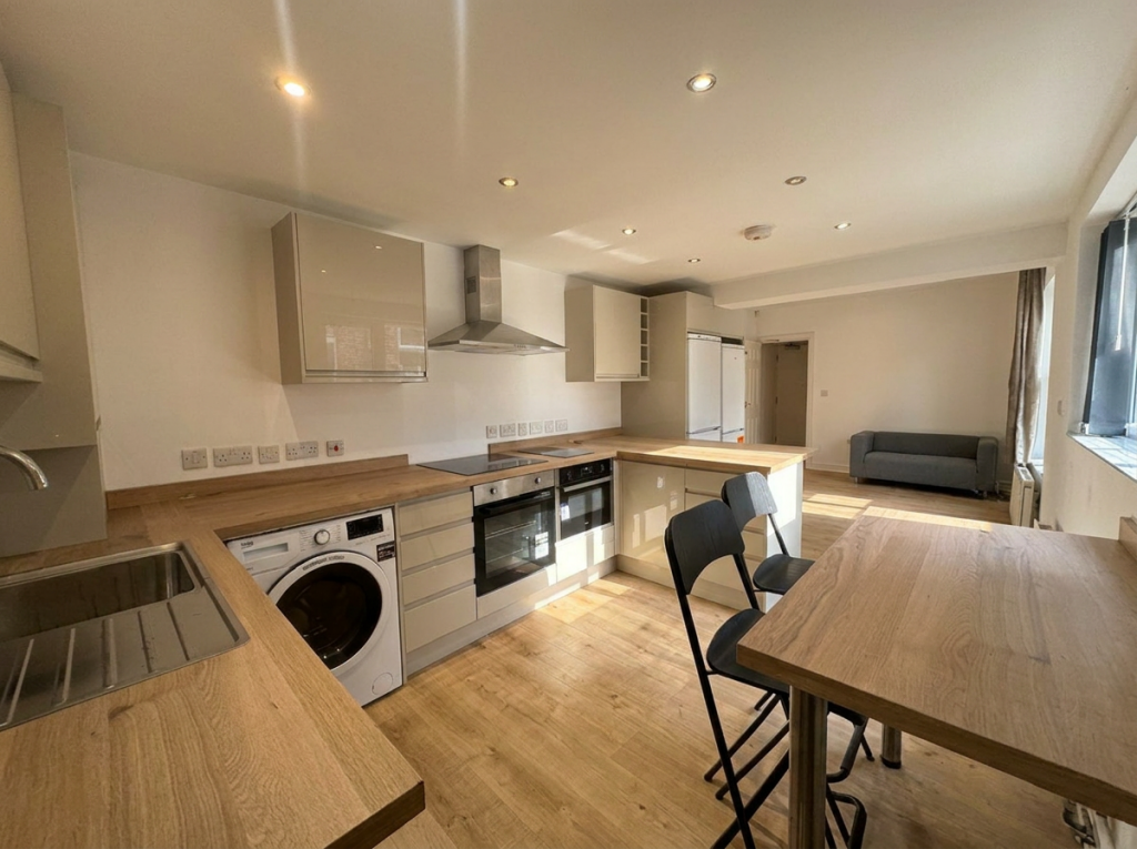 7 bed Detached for rent in Nottingham. From PURPLE FROG ASSET MANAGEMENT LIMITED - Nottingham