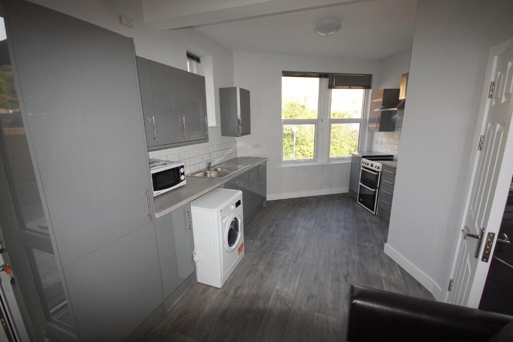 4 bed 1st Floor Flat for rent in Bristol. From PJ Reynolds - Bristol