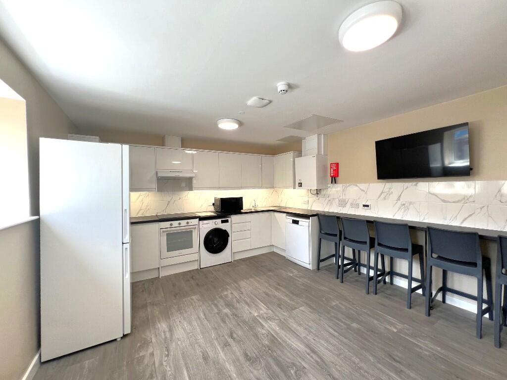 4 bed 1st Floor Flat for rent in . From PJ Reynolds - Bristol