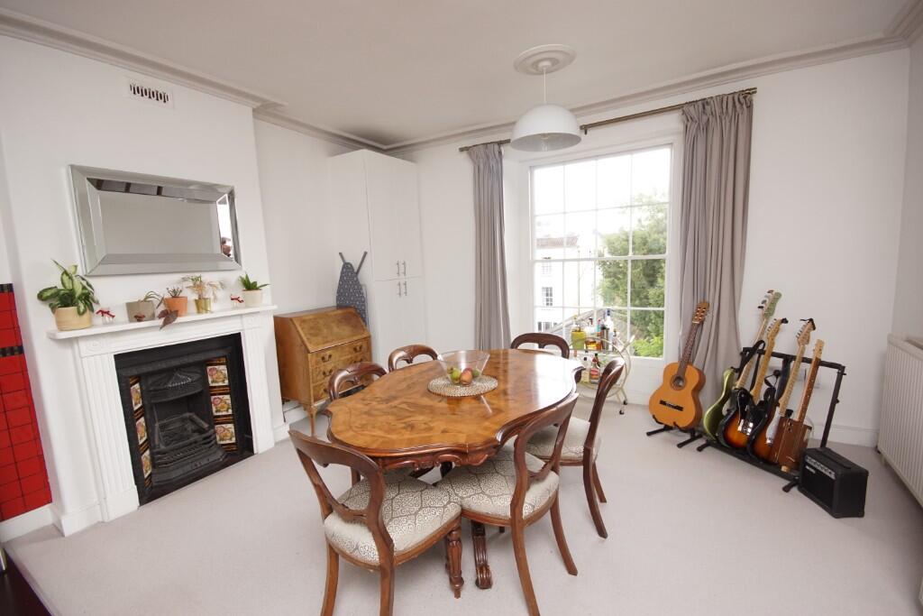 2 bed 1st Floor Flat for rent in Leigh Woods. From PJ Reynolds - Bristol