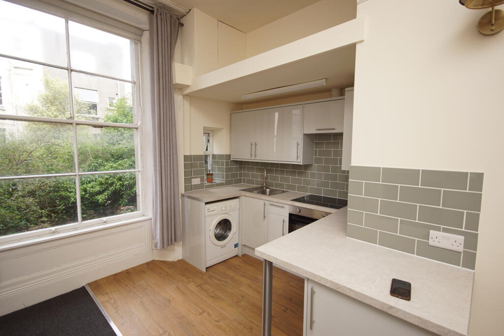 1 bed 1st Floor Flat for rent in Leigh Woods. From PJ Reynolds - Bristol