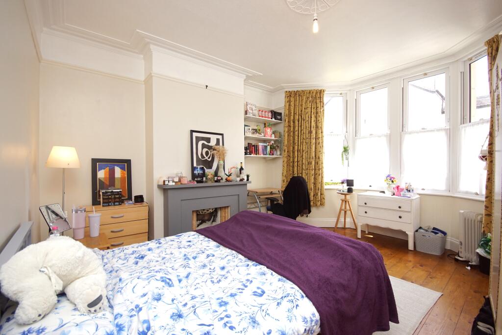 5 bed Mid Terraced House for rent in Filton. From PJ Reynolds - Bristol