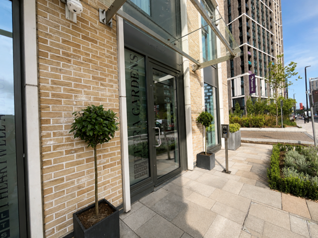 2 bed Apartment for rent in Poplar. From Robinson Farwood Associates