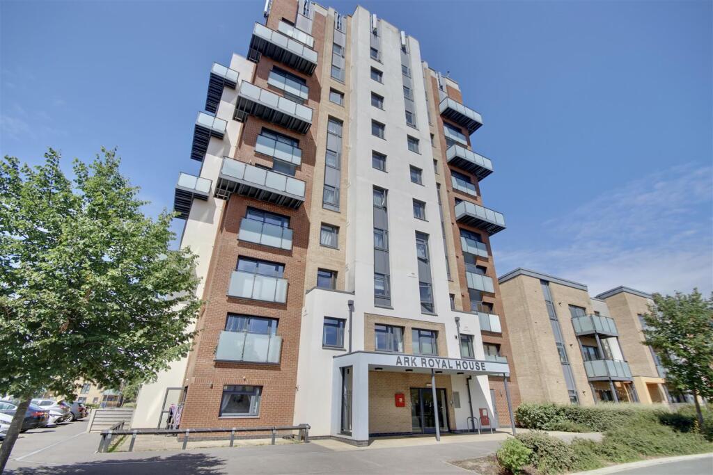 2 bed 1st Floor Flat for rent in Peel Common. From Eckersley White - Lee-On-The-Solent