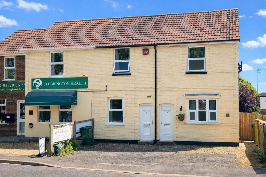 2 bed Mid Terraced House for rent in Hill Head. From Eckersley White - Lee-On-The-Solent