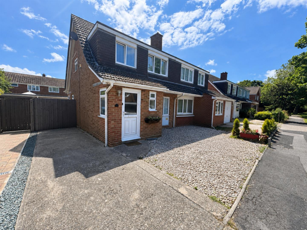 3 bed Semi Detached for rent in Gosport. From Eckersley White - Lee-On-The-Solent 3 bed Semi Detached for rent in Gosport. From Eckersley White - Lee-On-The-Solent