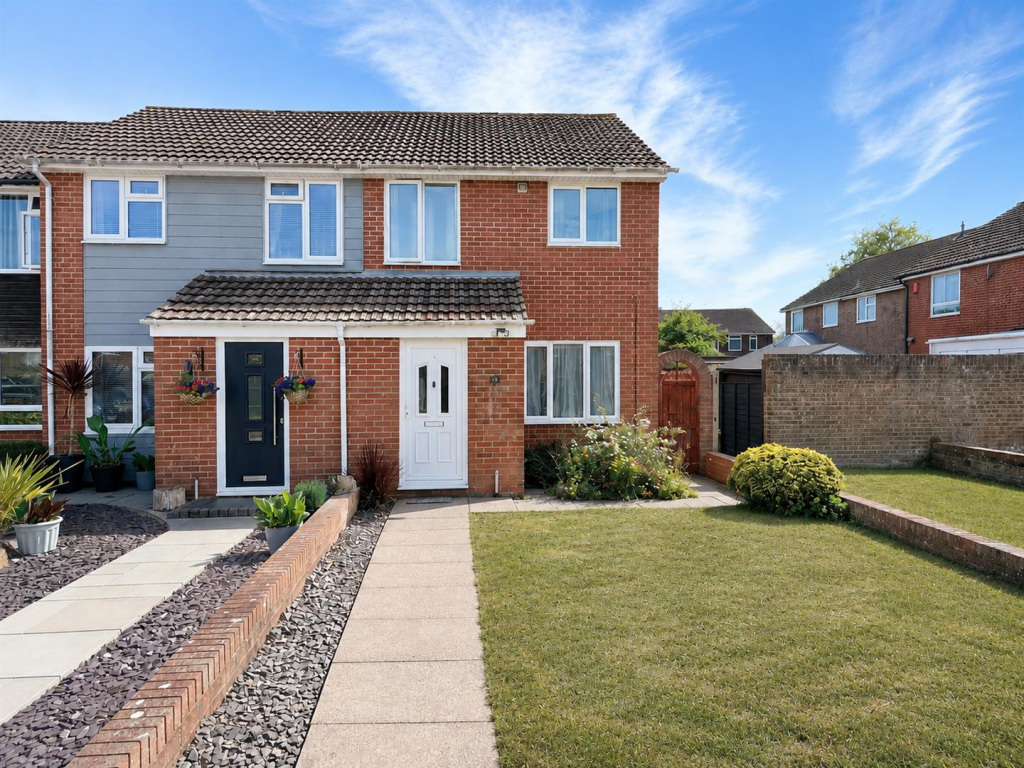 3 bed End of Terrace for rent in Peel Common. From Eckersley White - Lee-On-The-Solent