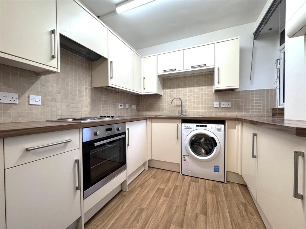 2 bed 1st Floor Flat for rent in Peel Common. From Eckersley White - Lee-On-The-Solent 2 bed 1st Floor Flat for rent in Peel Common. From Eckersley White - Lee-On-The-Solent